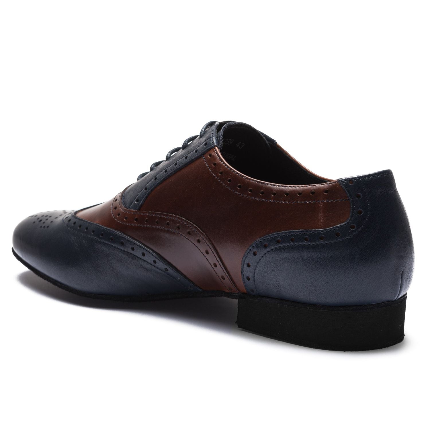 Die 2158 Ruben Tanzschuhe von Rumpf sind ein Budapester-Schuh in Braun und Schwarz mit detaillierter Steppung.